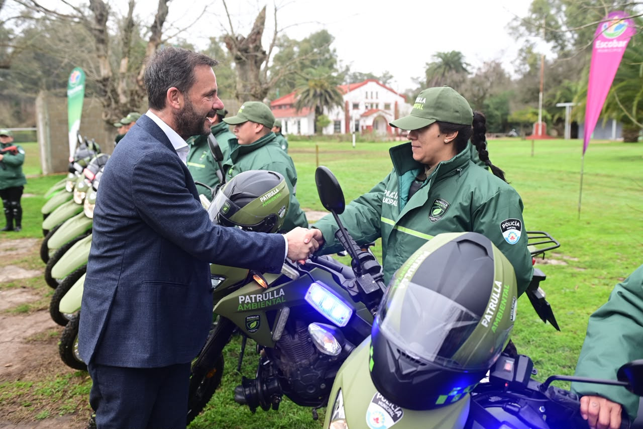 NOTICIAS ESCOBAR:ESCOBAR SUMA LA NUEVA PATRULLA  AMBIENTAL PARA EL CONTROL Y PREVENCION DE MICROBASURALES